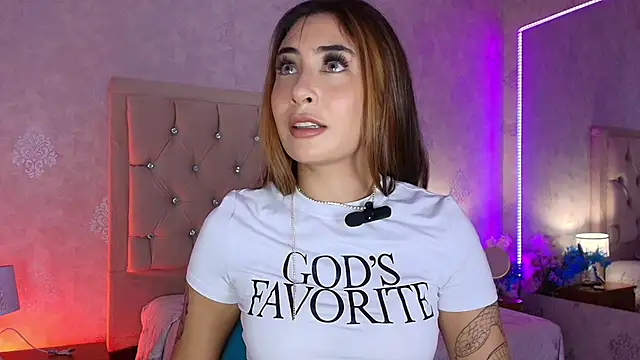 Snapshot of nini_love01 chatting on 11-10-25, 04:00 nini love01 online show from 11-10-25, 04:00