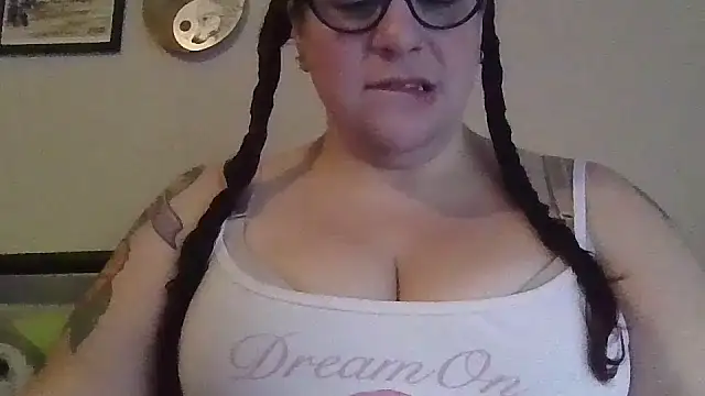 Snapshot of GothyBaby chatting on 01-23-25, 10:22 GothyBaby online show from 01-23-25, 10:22