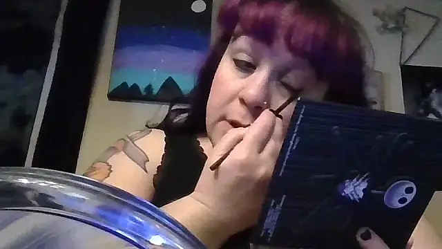 Snapshot of GothyBaby chatting on 10-12-25, 04:50 GothyBaby online show from 10-12-25, 04:50