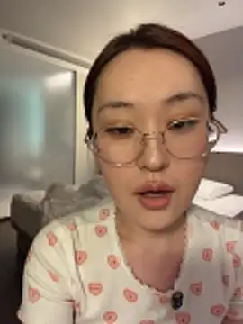 sphynx- - online show from 05-20-26, 07:58