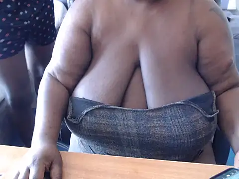 ebonybbwcouples online show from 01-11-26, 08:30