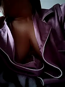 Snapshot of Ivanna2 chatting on 11-16-25, 11:27 Ivanna2 online show from 11-16-25, 11:27