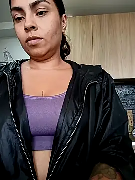 Snapshot of Ivanna2 chatting on 05-04-26, 03:52 Ivanna2 online show from 05-04-26, 03:52