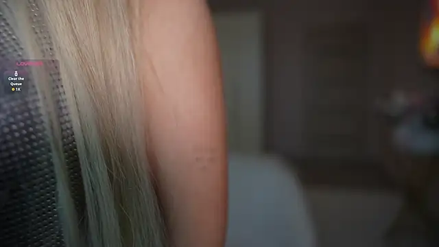 CatchMe1 online show from 11-01-25, 05:42