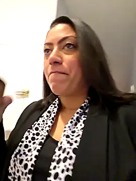 Snapshot of Nikkierosee chatting on 01-06-26, 12:20 Nikkierosee online show from 01-06-26, 12:20