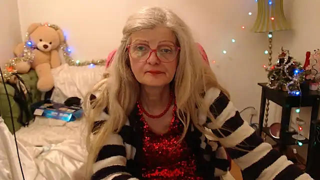 Snapshot of BlairFort chatting on 12-18-24, 02:53 BlairFort online show from 12-18-24, 02:53