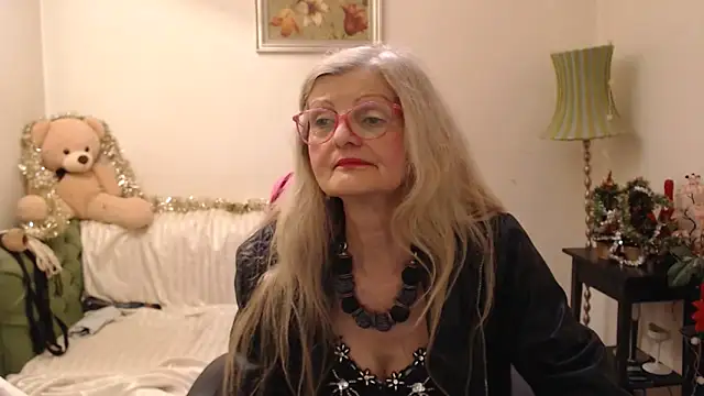 Snapshot of BlairFort chatting on 12-31-24, 11:20 BlairFort online show from 12-31-24, 11:20