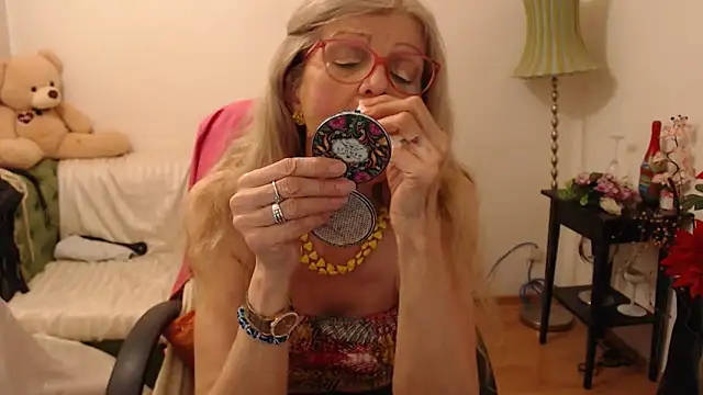 Snapshot of BlairFort chatting on 02-05-25, 02:08 BlairFort online show from 02-05-25, 02:08