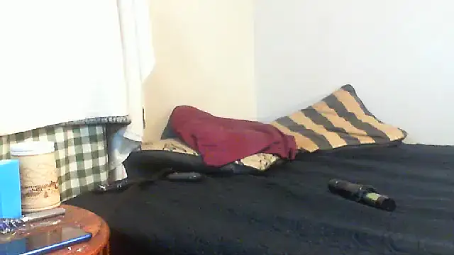 Bottomslut4tops84 online show from 04-27-26, 12:08