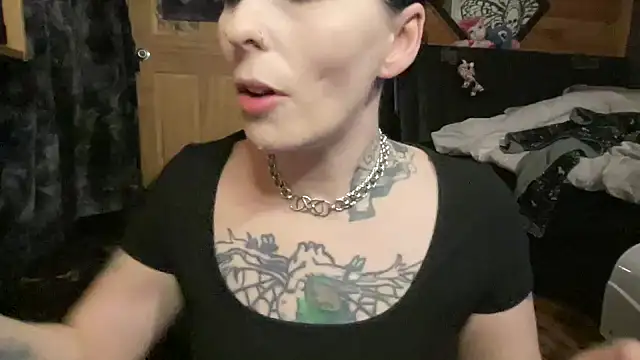 Snapshot of TeenyDoll chatting on 04-28-26, 02:38 TeenyDoll online show from 04-28-26, 02:38