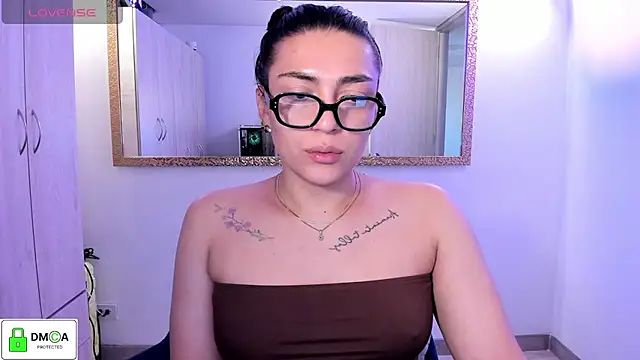 Snapshot of EricaVanderhill chatting on 07-27-26, 10:50 EricaVanderhill online show from 07-27-26, 10:50