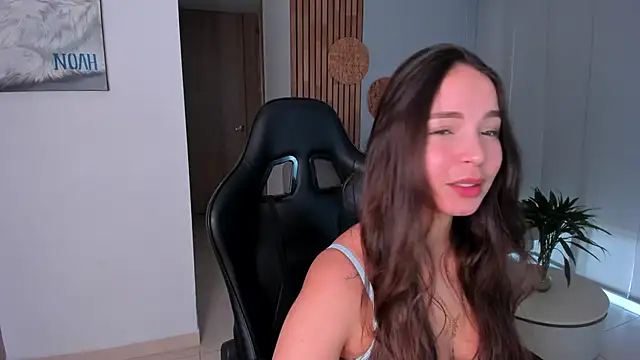 AnnieHallX online show from 05-17-26, 08:38