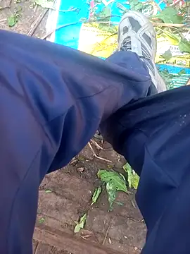 Snapshot of FinableKnee chatting on 11-28-25, 03:09 FinableKnee online show from 11-28-25, 03:09