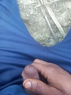 Snapshot of FinableKnee chatting on 01-09-26, 11:35 FinableKnee online show from 01-09-26, 11:35