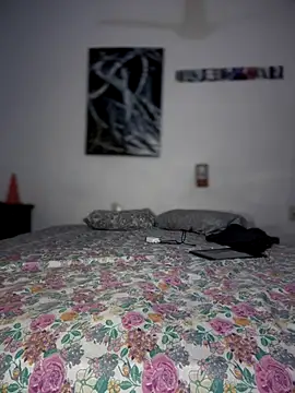 Snapshot of Alicbranca chatting on 10-15-25, 11:16 Alicbranca online show from 10-15-25, 11:16