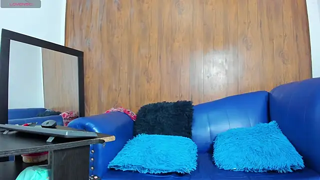 Snapshot of Mature_Skinny chatting on 02-07-25, 12:28 Mature Skinny online show from 02-07-25, 12:28