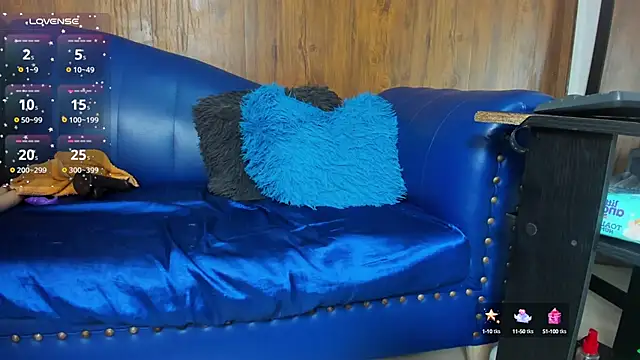 Snapshot of Mature_Skinny chatting on 02-24-25, 04:04 Mature Skinny online show from 02-24-25, 04:04