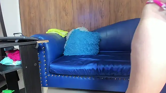 Snapshot of Mature_Skinny chatting on 03-08-25, 12:52 Mature Skinny online show from 03-08-25, 12:52