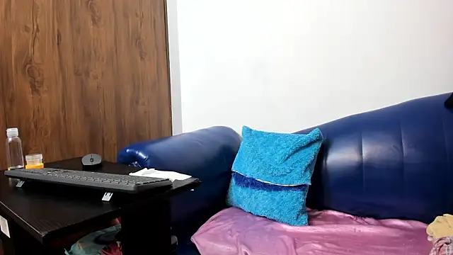 Snapshot of Mature_Skinny chatting on 10-25-25, 07:05 Mature Skinny online show from 10-25-25, 07:05