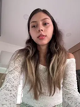 Snapshot of Sensualtease chatting on 12-13-25, 09:31 Sensualtease online show from 12-13-25, 09:31