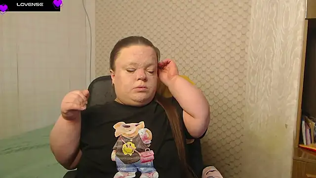 Janiffer MiMi online show from 04-08-26, 05:51