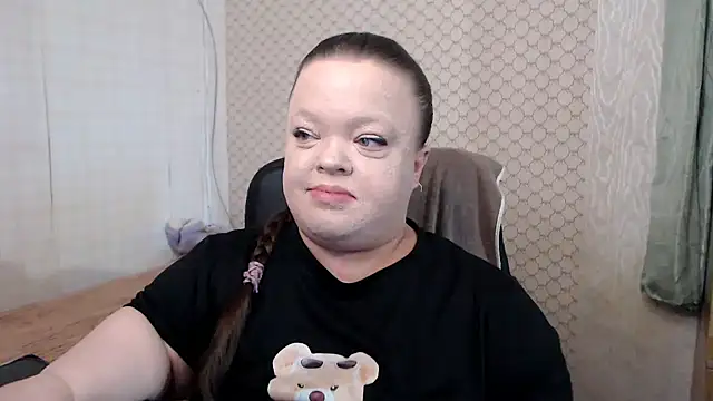 Snapshot of Janiffer_MiMi chatting on 05-18-26, 03:29 Janiffer MiMi online show from 05-18-26, 03:29