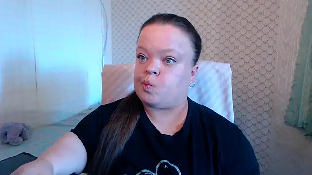 Snapshot of Janiffer_MiMi chatting on 06-19-26, 09:24 Janiffer MiMi online show from 06-19-26, 09:24