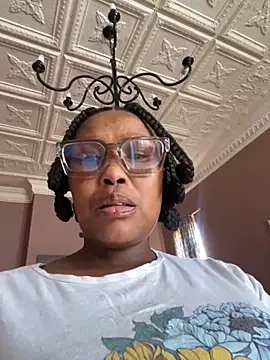 Snapshot of BADFATASS85 chatting on 12-04-25, 11:52 BADFATASS85 online show from 12-04-25, 11:52