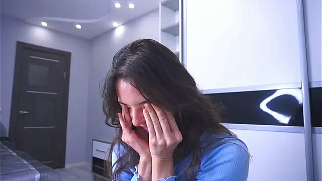 Holla Molly online show from 02-04-26, 08:53