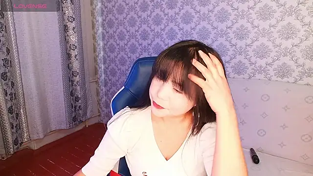 Snapshot of MissValday chatting on 10-06-25, 05:16 MissValday online show from 10-06-25, 05:16