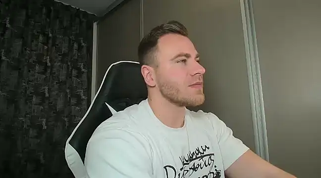 Thori92 online show from 01-30-25, 05:17