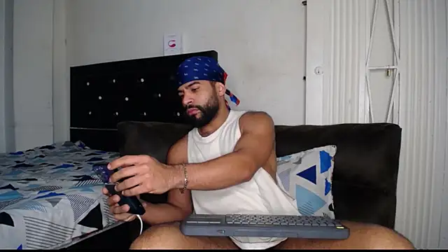 Snapshot of sweatyhairypig23 chatting on 03-23-25, 12:58 sweatyhairypig23 online show from 03-23-25, 12:58