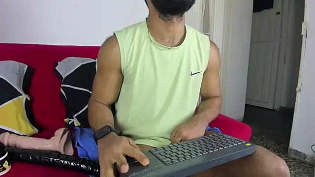 sweatyhairypig23 online show from 03-12-26, 12:06