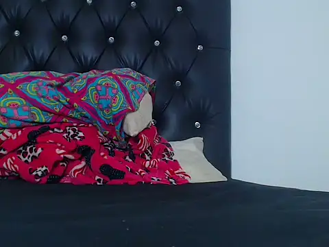 jeancarloscum12 online show from 12-03-25, 09:35