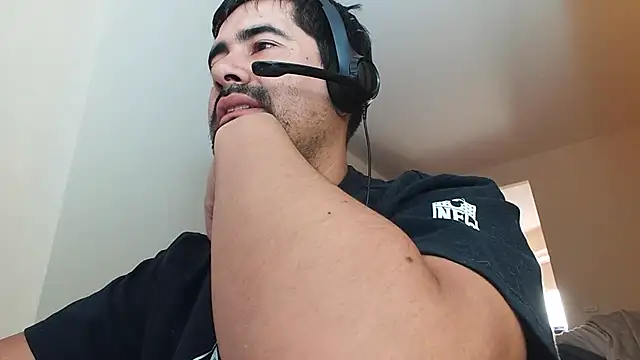 Snapshot of VonDoomdelToro chatting on 02-09-25, 11:15 VonDoomdelToro online show from 02-09-25, 11:15