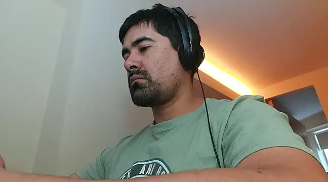 Snapshot of VonDoomdelToro chatting on 02-11-25, 11:22 VonDoomdelToro online show from 02-11-25, 11:22