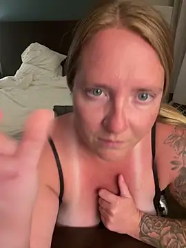 Lizzyloo online show from 03-15-26, 03:12