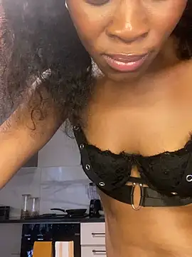 Snapshot of PETITE_NAOMI chatting on 12-28-24, 04:19 PETITE NAOMI online show from 12-28-24, 04:19
