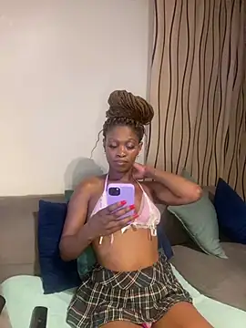 Snapshot of PETITE_NAOMI chatting on 03-15-25, 06:21 PETITE NAOMI online show from 03-15-25, 06:21