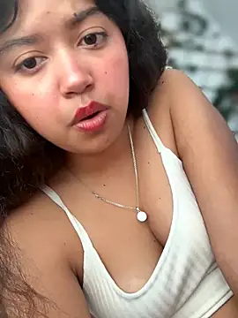 Peach Girll online show from 04-22-26, 02:51