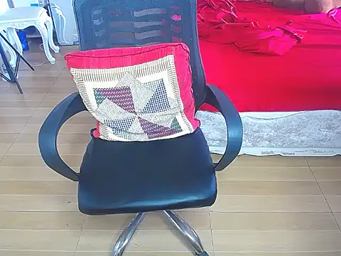 Makemypussysquirt-tsunami online show from 10-16-25, 08:37