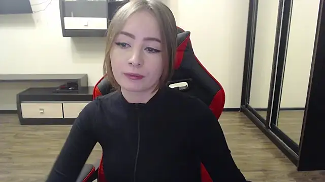 Laralianna online show from 01-04-25, 05:58