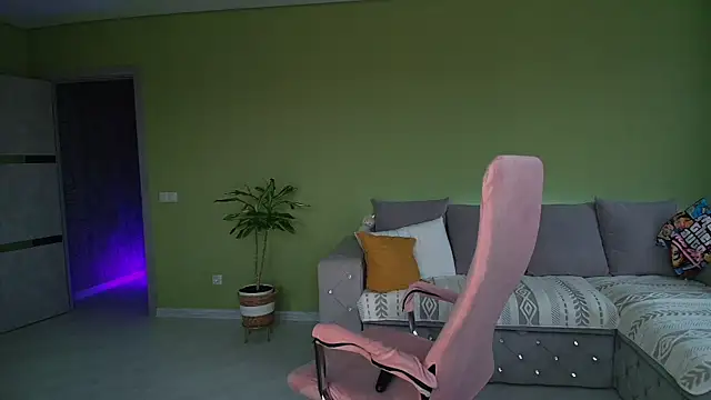 Cuddle Cat online show from 04-29-26, 04:16