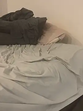 sweeti Em online show from 04-18-26, 07:58