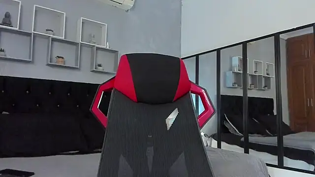 tyler hank01 online show from 10-26-25, 05:08