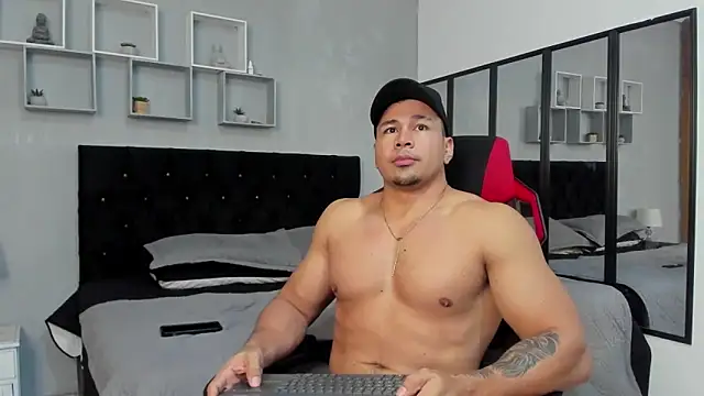 tyler hank01 online show from 01-07-26, 12:24