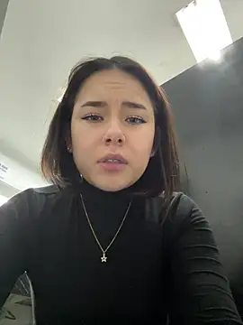 Snapshot of sammbunny chatting on 12-22-24, 10:15 sammbunny online show from 12-22-24, 10:15