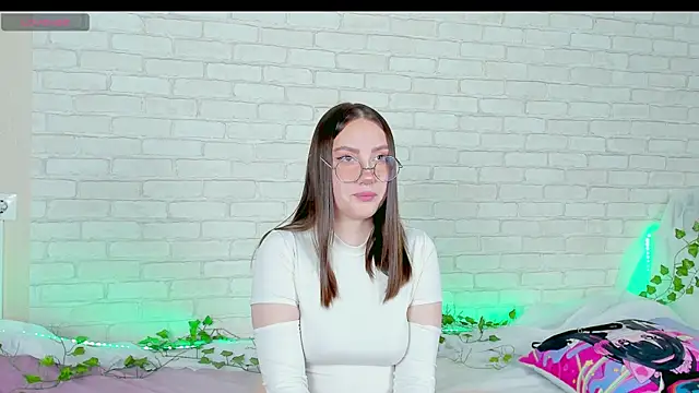 Snapshot of LinaKenny chatting on 11-22-25, 05:56 LinaKenny online show from 11-22-25, 05:56