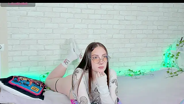 Snapshot of LinaKenny chatting on 12-02-25, 02:34 LinaKenny online show from 12-02-25, 02:34