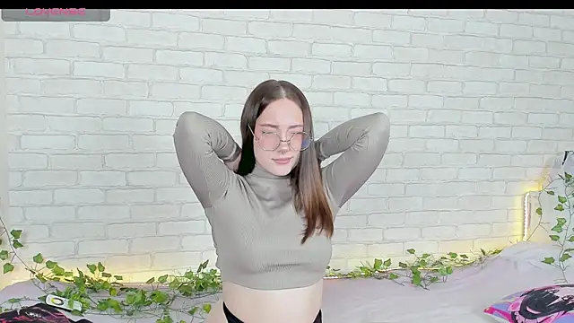 Snapshot of LinaKenny chatting on 12-03-25, 02:15 LinaKenny online show from 12-03-25, 02:15